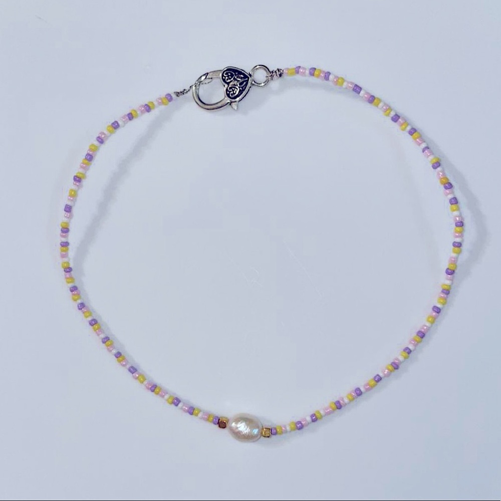 Pastel beaded choker w/ freshwater pearl